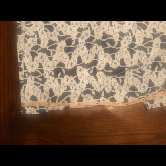 SALE Gap Linen Blend Floral Top - Picture 7 of 7